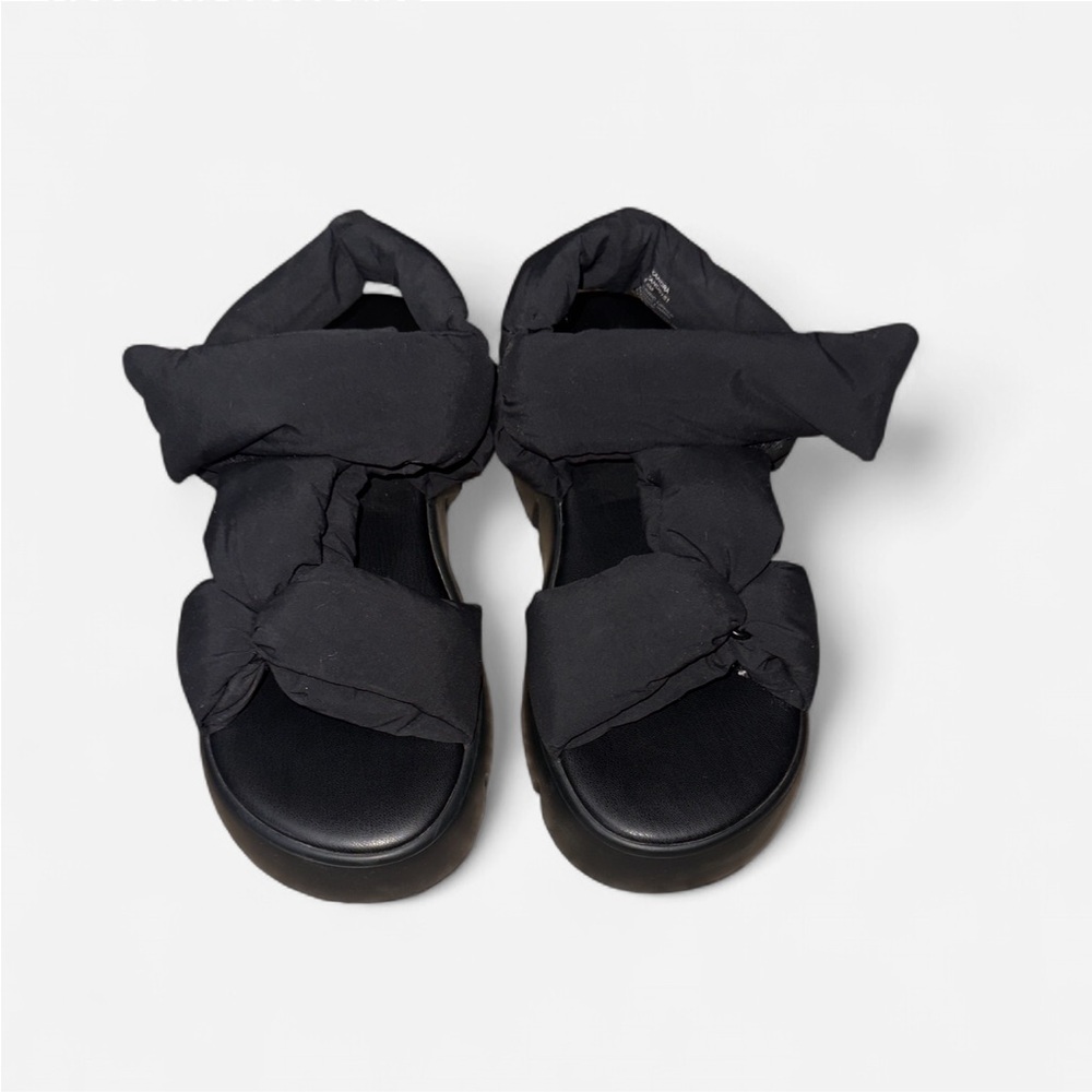 Black Steve Madden Xandria puffer sandals